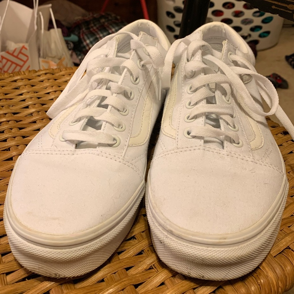 White size 11 women’s vans